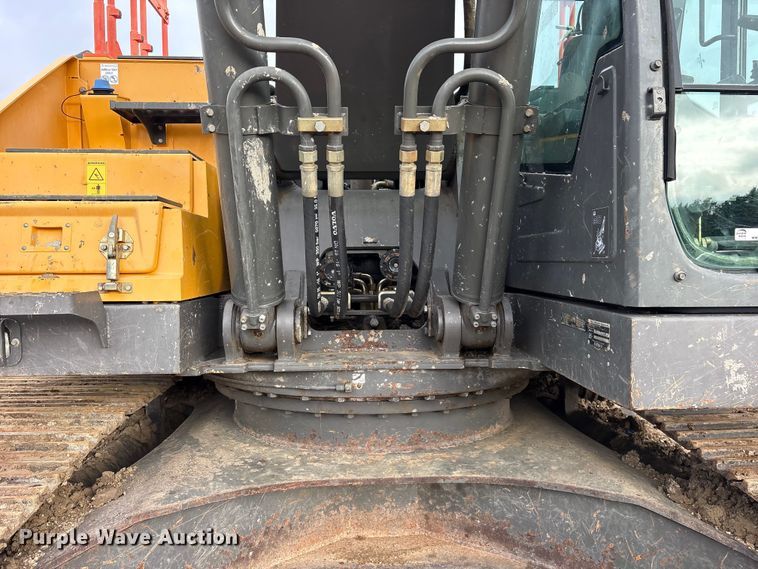 image for item ET2119 2017 Volvo EC250EL Excavator