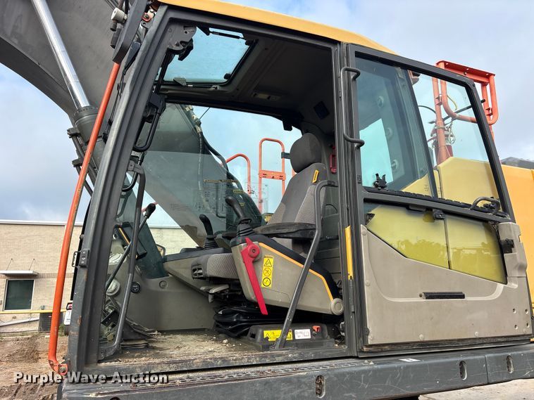 image for item ET2119 2017 Volvo EC250EL Excavator