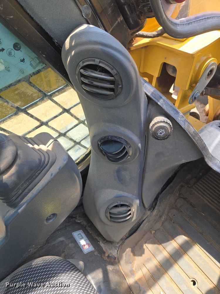 image for item ET5031 2022 Caterpillar 289D3 tracked skid steer loader
