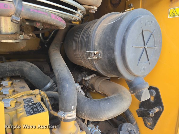 image for item ET5031 2022 Caterpillar 289D3 tracked skid steer loader