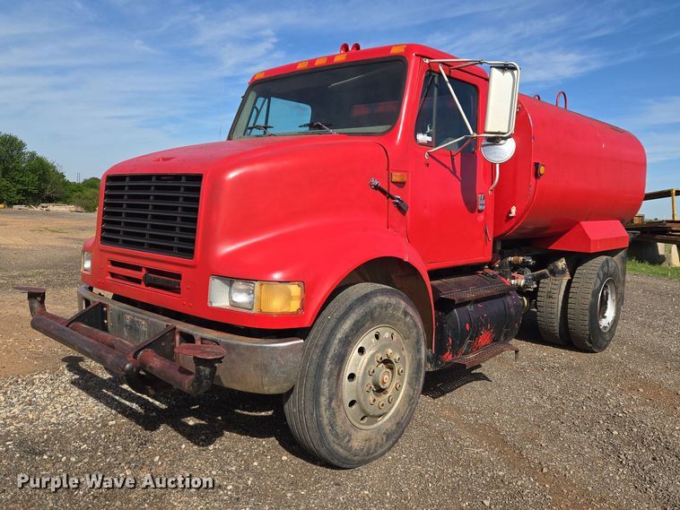image for item ET5068 1997 International 8100 water truck