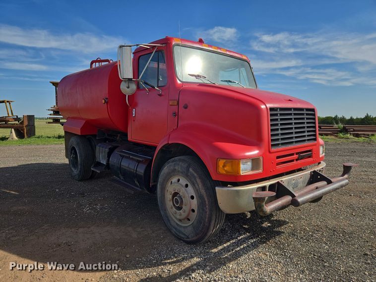 image for item ET5068 1997 International 8100 water truck