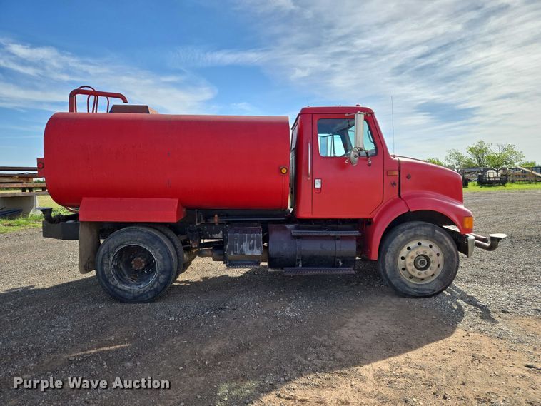 image for item ET5068 1997 International 8100 water truck