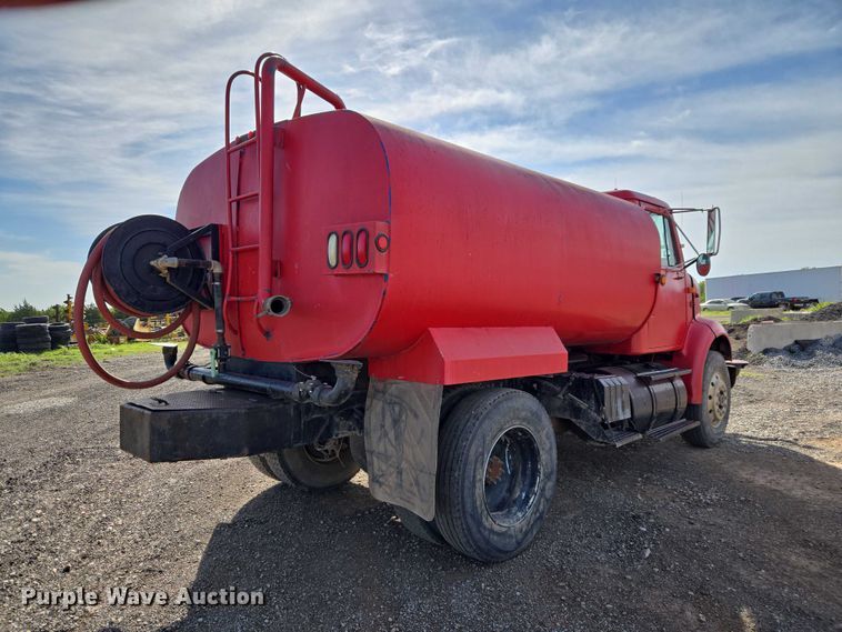 image for item ET5068 1997 International 8100 water truck