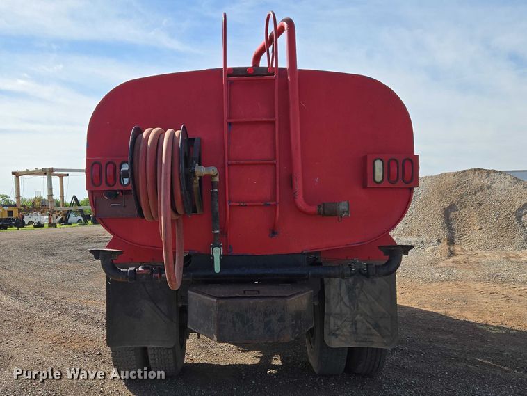image for item ET5068 1997 International 8100 water truck