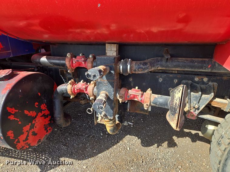 image for item ET5068 1997 International 8100 water truck