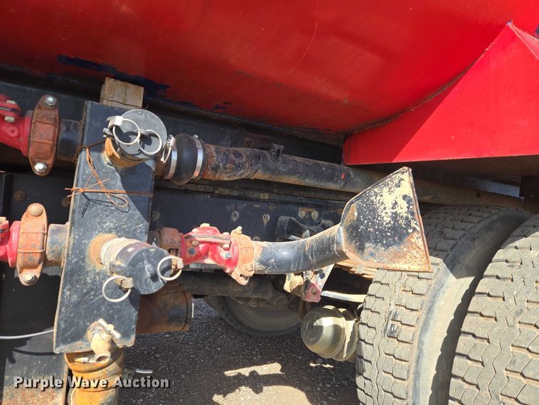 image for item ET5068 1997 International 8100 water truck