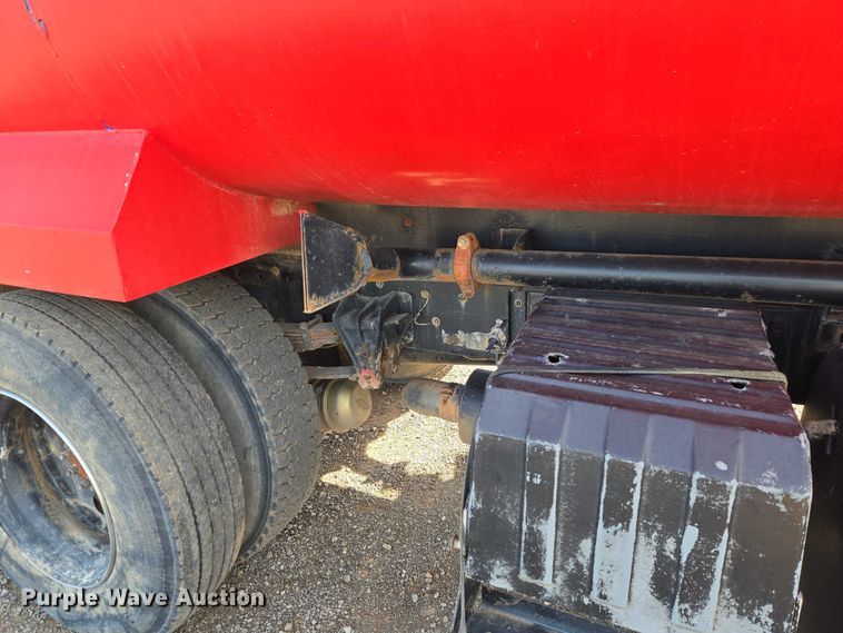 image for item ET5068 1997 International 8100 water truck