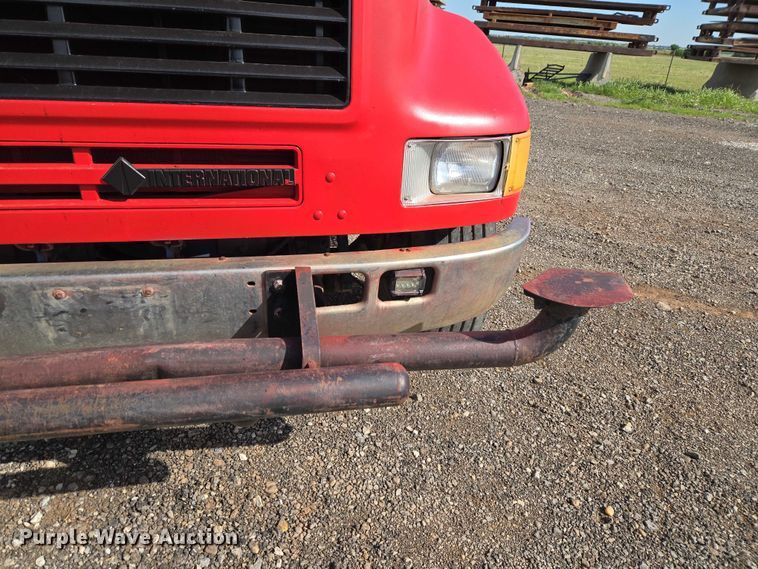 image for item ET5068 1997 International 8100 water truck