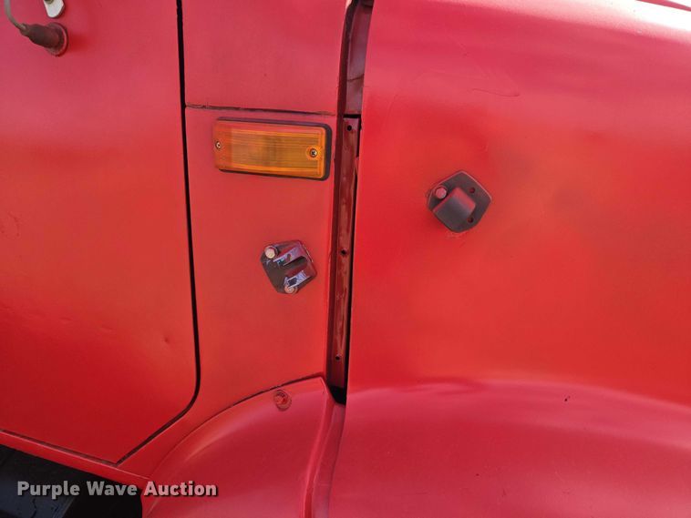 image for item ET5068 1997 International 8100 water truck