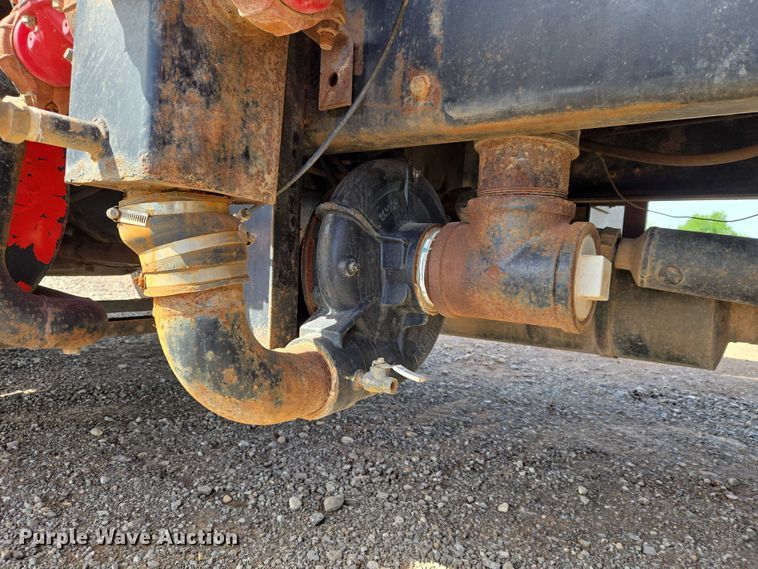 image for item ET5068 1997 International 8100 water truck