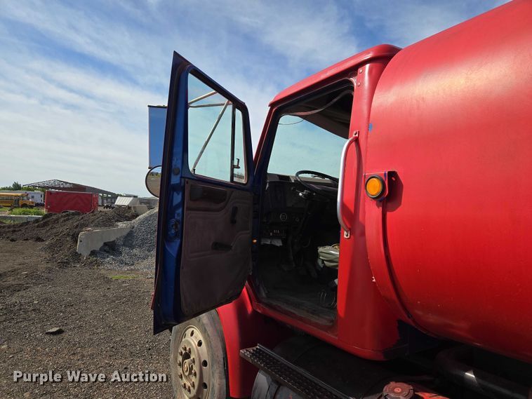 image for item ET5068 1997 International 8100 water truck