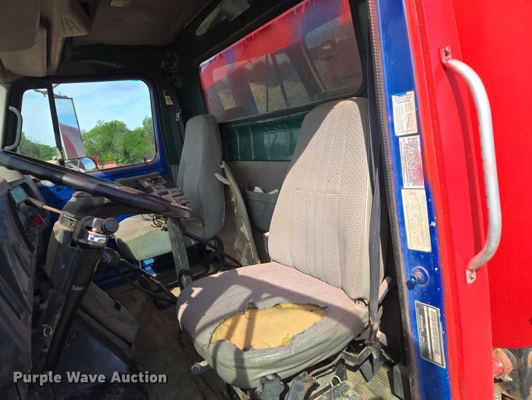 image for item ET5068 1997 International 8100 water truck