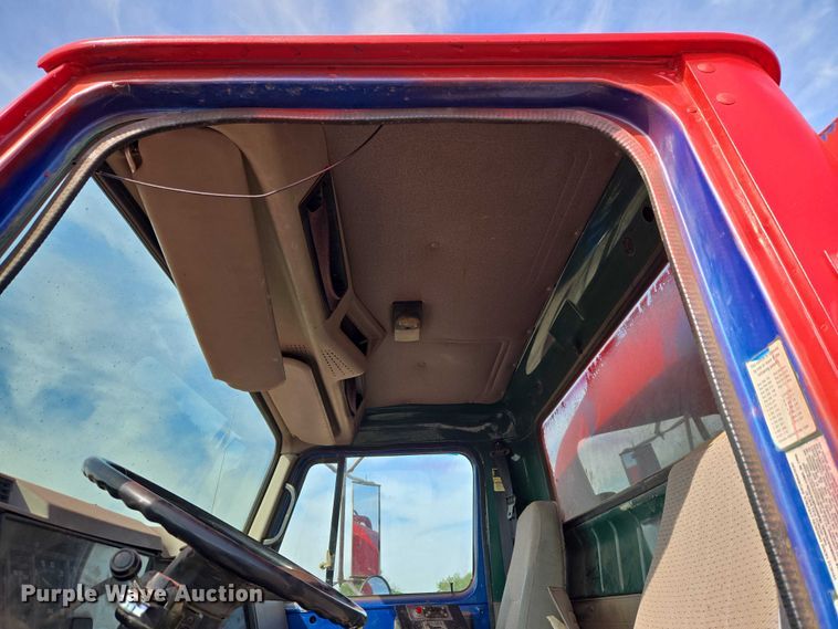 image for item ET5068 1997 International 8100 water truck