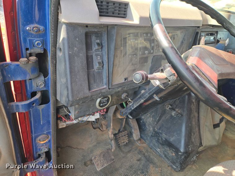 image for item ET5068 1997 International 8100 water truck