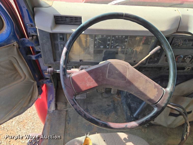 image for item ET5068 1997 International 8100 water truck