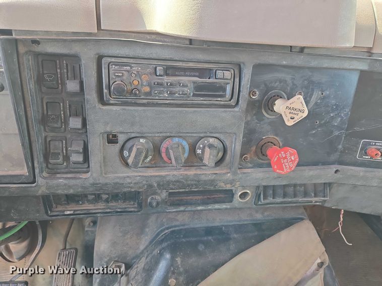 image for item ET5068 1997 International 8100 water truck