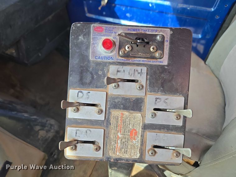 image for item ET5068 1997 International 8100 water truck