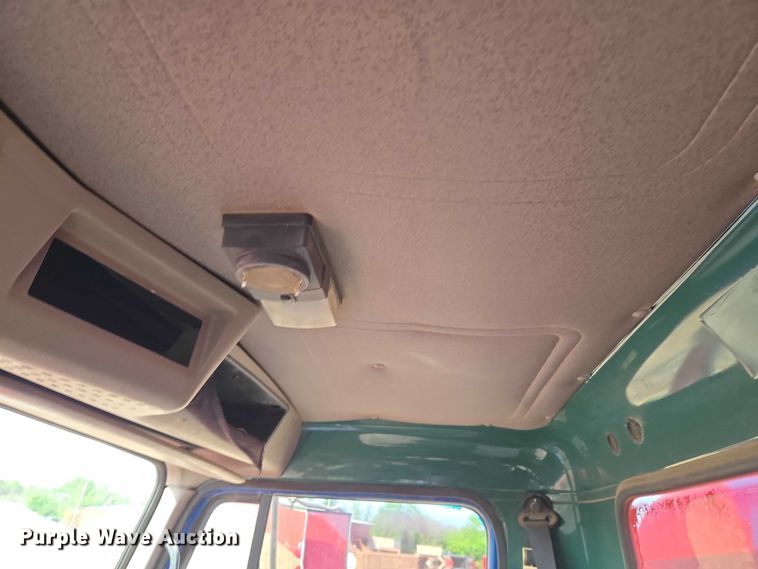 image for item ET5068 1997 International 8100 water truck