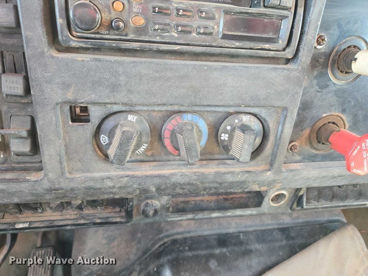 image for item ET5068 1997 International 8100 water truck
