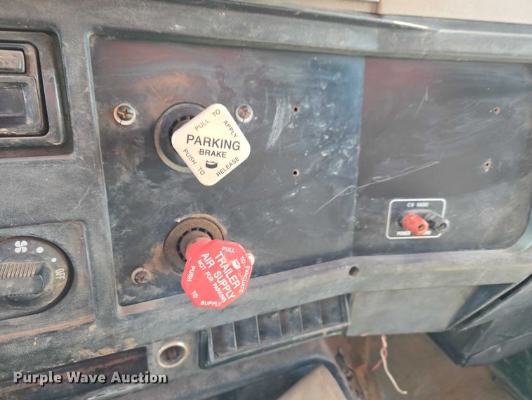 image for item ET5068 1997 International 8100 water truck