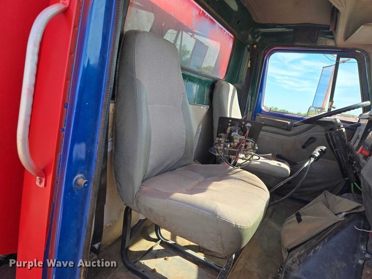 image for item ET5068 1997 International 8100 water truck