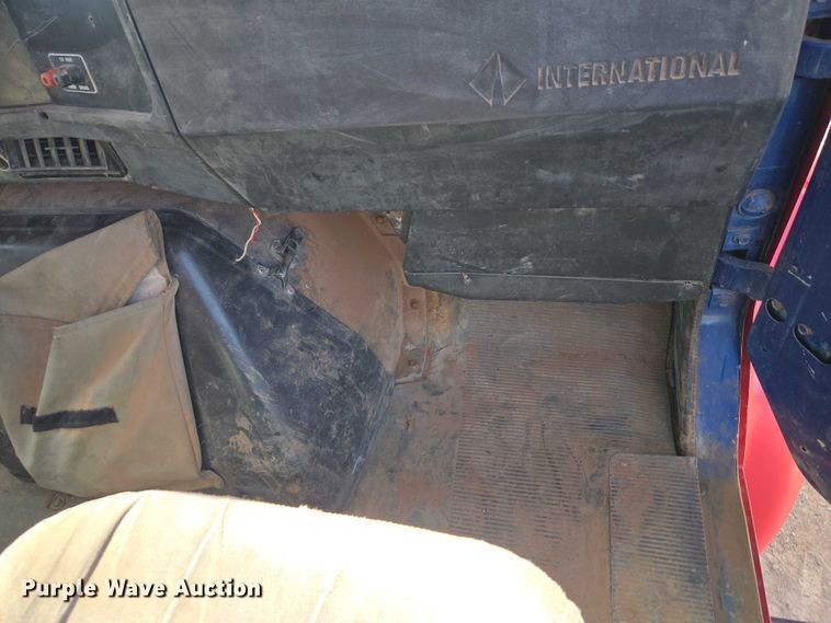 image for item ET5068 1997 International 8100 water truck