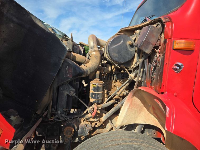 image for item ET5068 1997 International 8100 water truck