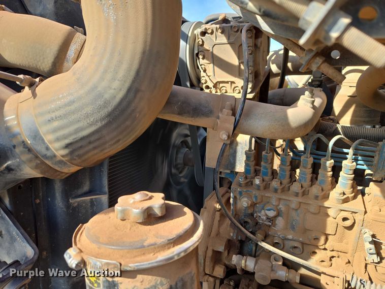 image for item ET5068 1997 International 8100 water truck