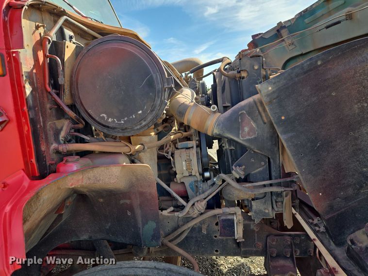 image for item ET5068 1997 International 8100 water truck