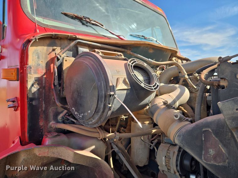 image for item ET5068 1997 International 8100 water truck