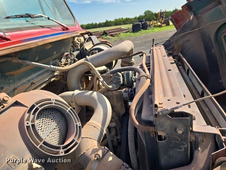 image for item ET5068 1997 International 8100 water truck