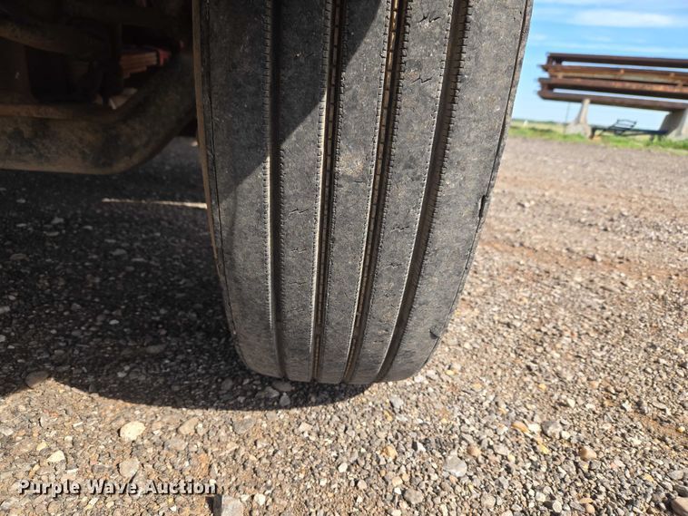 image for item ET5068 1997 International 8100 water truck