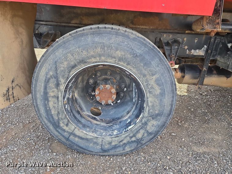image for item ET5068 1997 International 8100 water truck