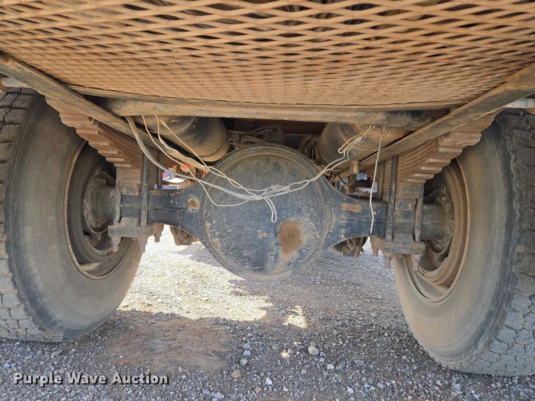 image for item ET5068 1997 International 8100 water truck