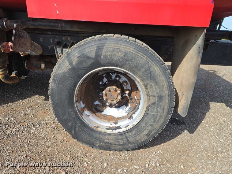 image for item ET5068 1997 International 8100 water truck