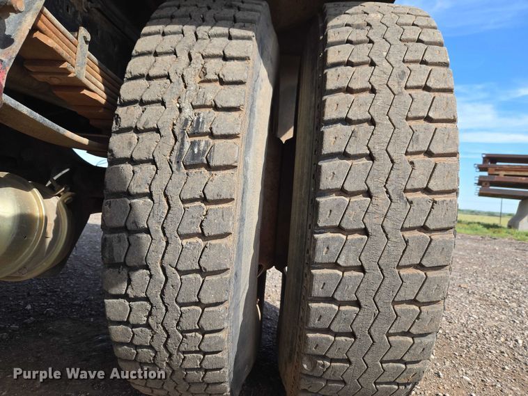 image for item ET5068 1997 International 8100 water truck