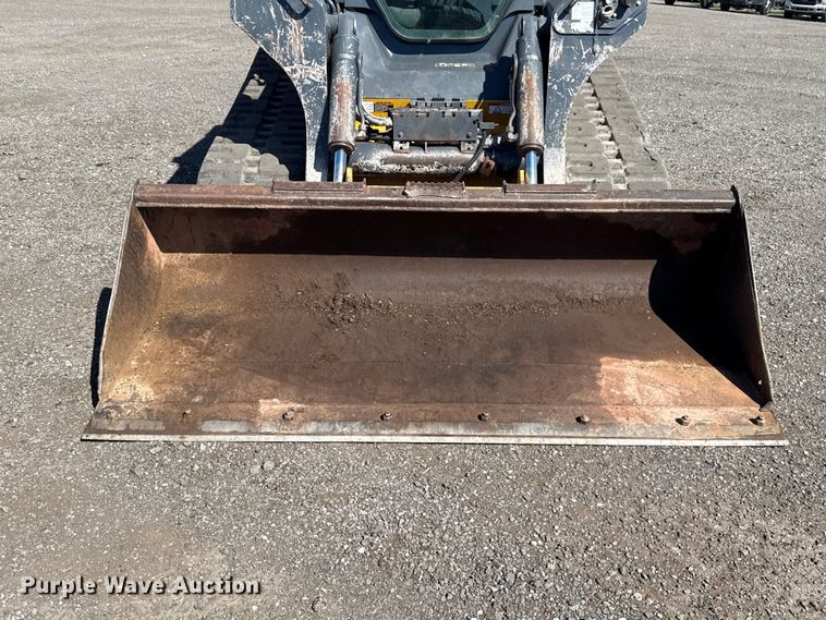 image for item ET6117 2021 John Deere 331G tracked skid steer loader