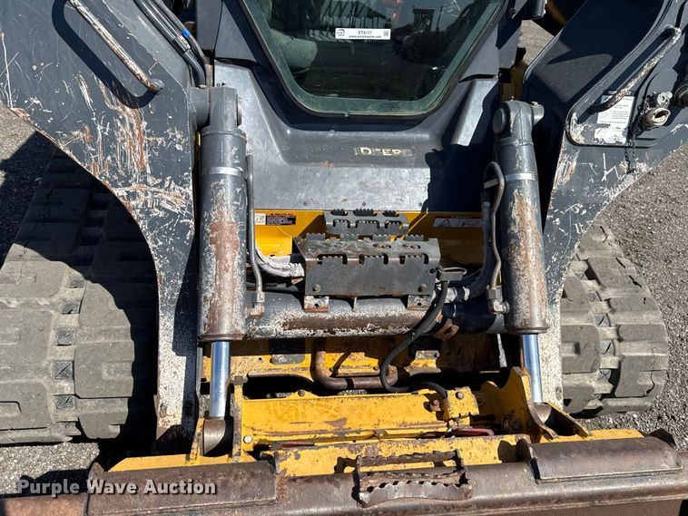 image for item ET6117 2021 John Deere 331G tracked skid steer loader