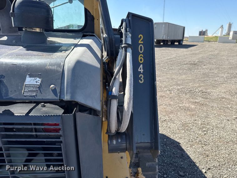 image for item ET6117 2021 John Deere 331G tracked skid steer loader