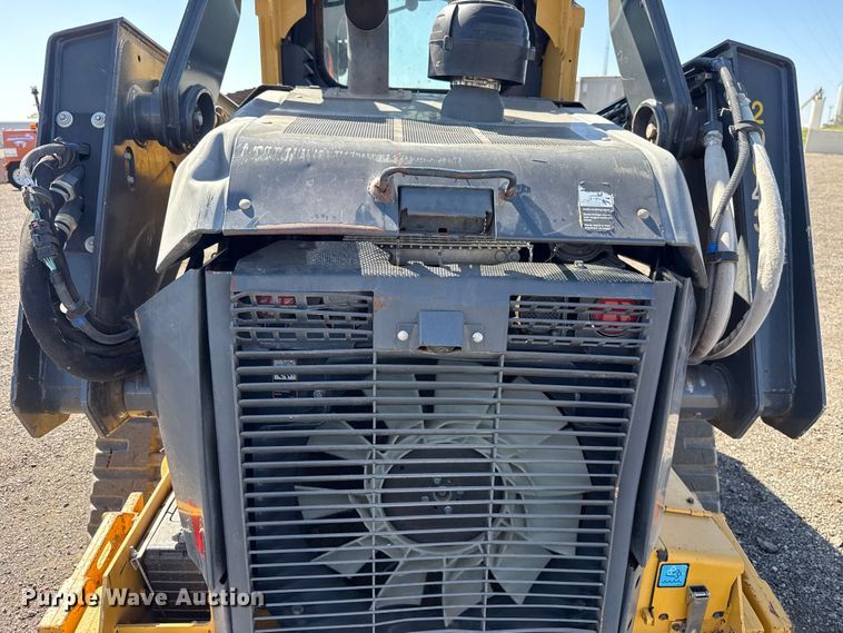 image for item ET6117 2021 John Deere 331G tracked skid steer loader