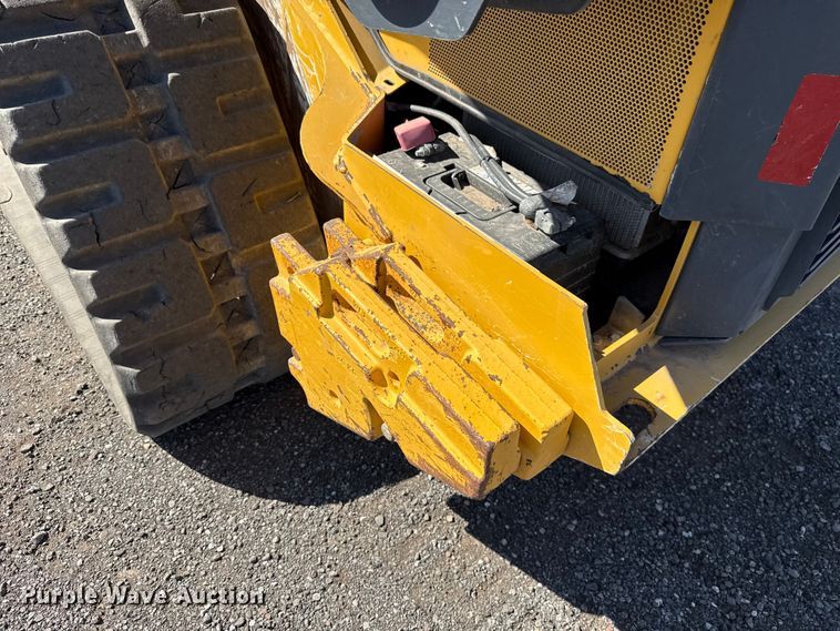 image for item ET6117 2021 John Deere 331G tracked skid steer loader