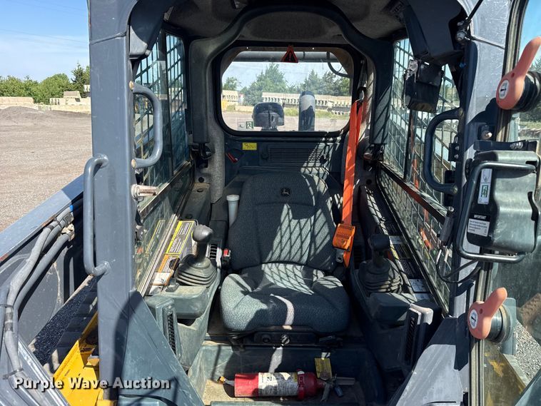 image for item ET6117 2021 John Deere 331G tracked skid steer loader