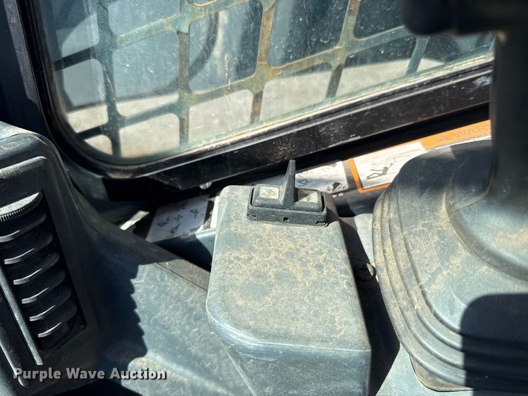 image for item ET6117 2021 John Deere 331G tracked skid steer loader