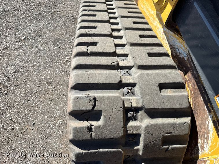 image for item ET6117 2021 John Deere 331G tracked skid steer loader