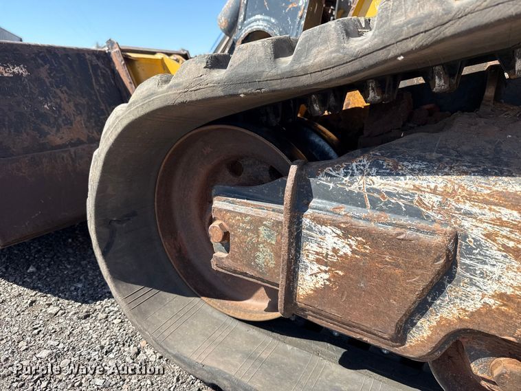 image for item ET6117 2021 John Deere 331G tracked skid steer loader
