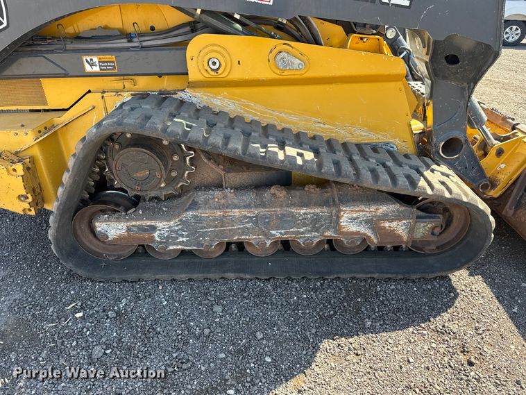 image for item ET6117 2021 John Deere 331G tracked skid steer loader