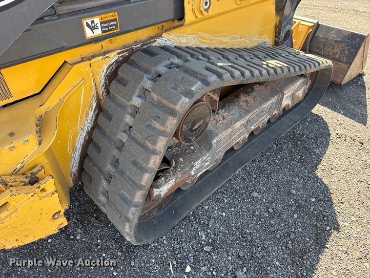 image for item ET6117 2021 John Deere 331G tracked skid steer loader
