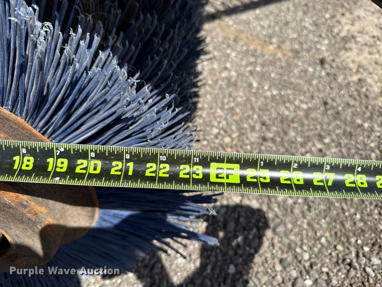 image for item ET6122 2016 Broce CR350 broom
