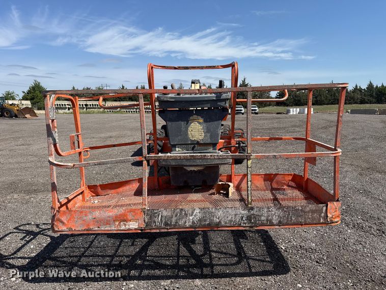 image for item ET6123 2014 JLG 600S boom lift